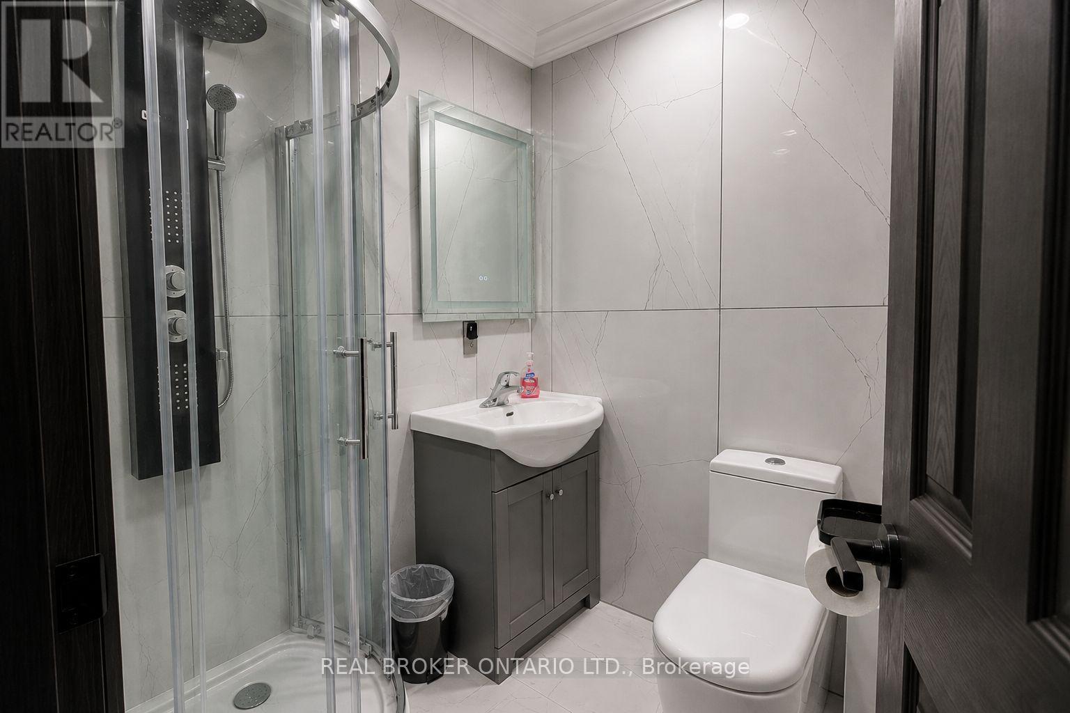 21 Kendleton Drive, Toronto, Ontario  M9V 1T9 - Photo 15 - W13640028