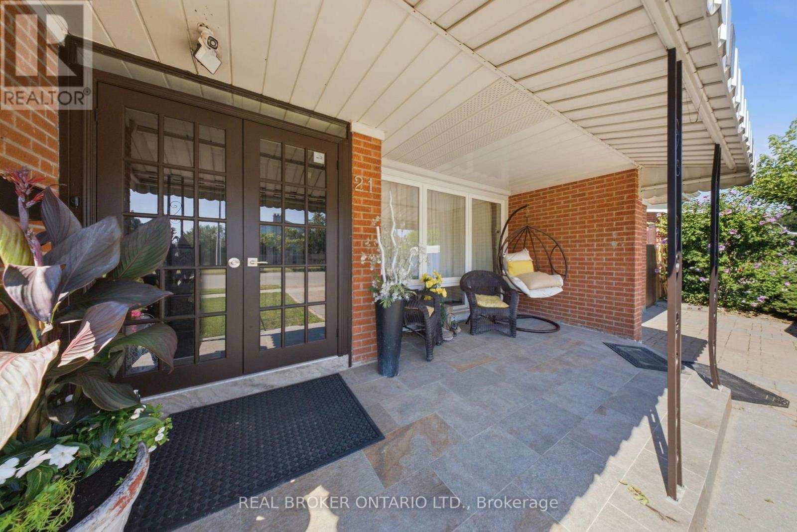 21 Kendleton Drive, Toronto, Ontario  M9V 1T9 - Photo 2 - W13640028