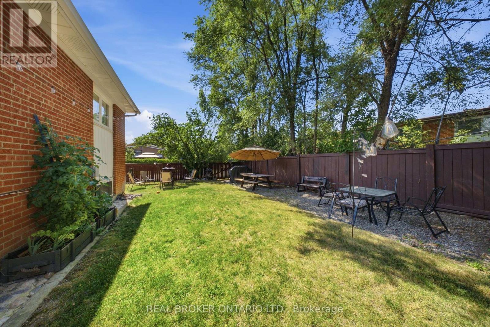 21 Kendleton Drive, Toronto, Ontario  M9V 1T9 - Photo 22 - W13640028
