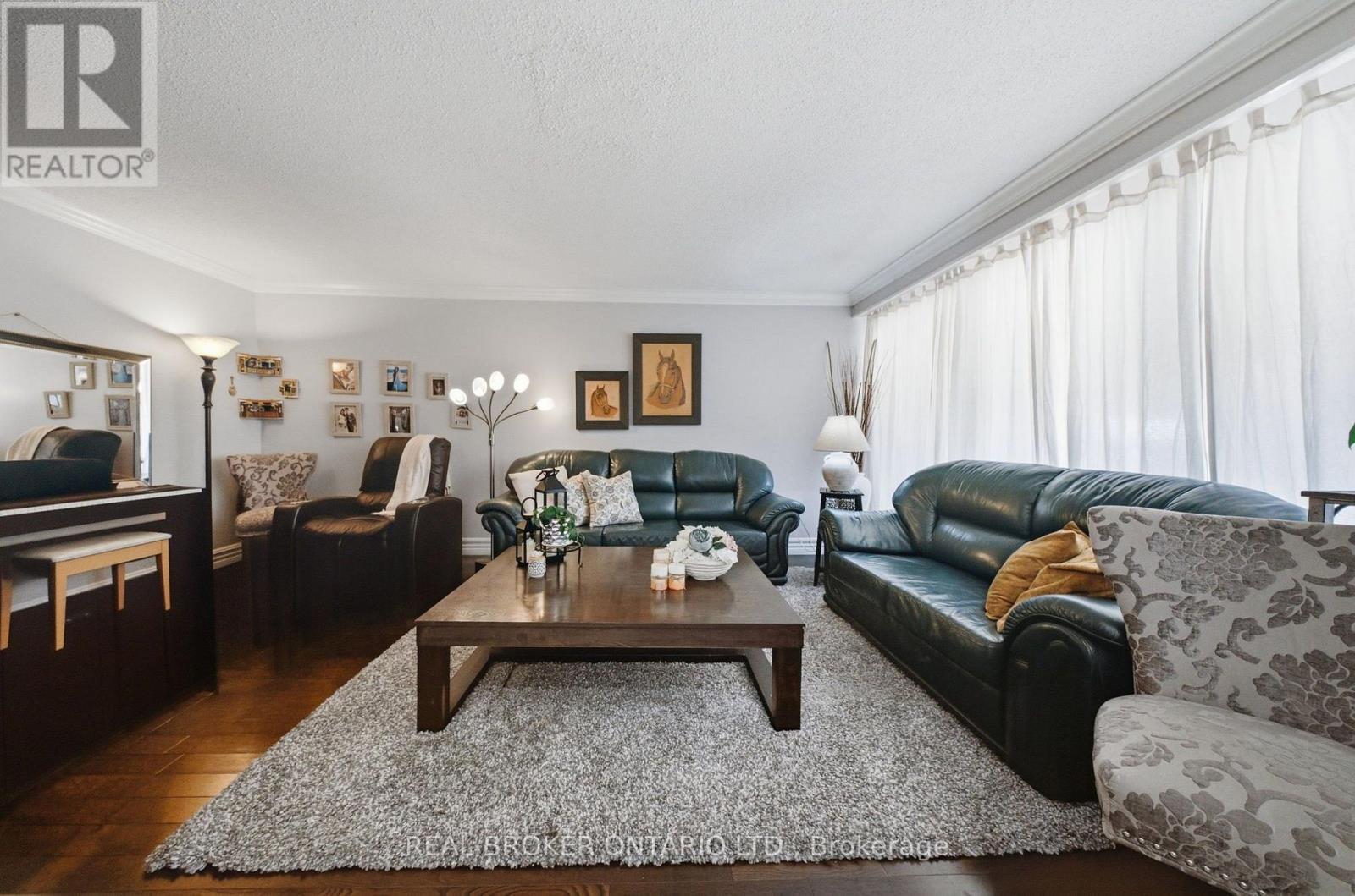 21 Kendleton Drive, Toronto, Ontario  M9V 1T9 - Photo 7 - W13640028