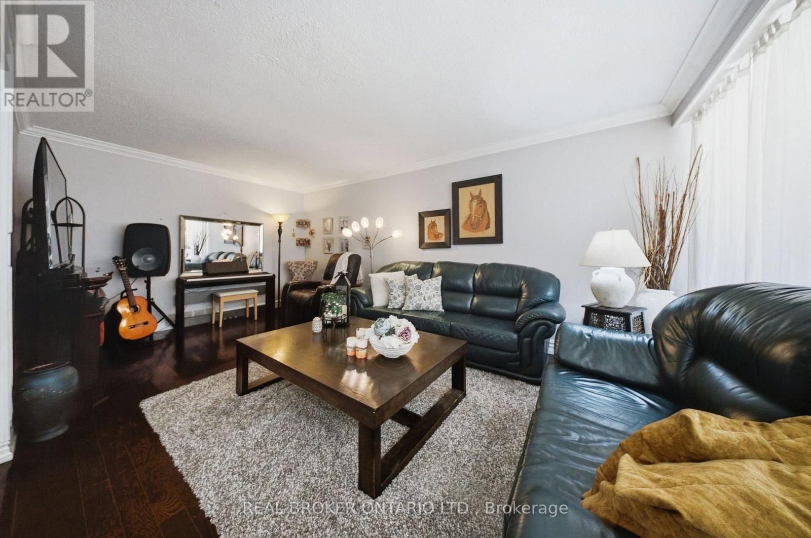 21 Kendleton Drive, Toronto, Ontario  M9V 1T9 - Photo 8 - W13640028