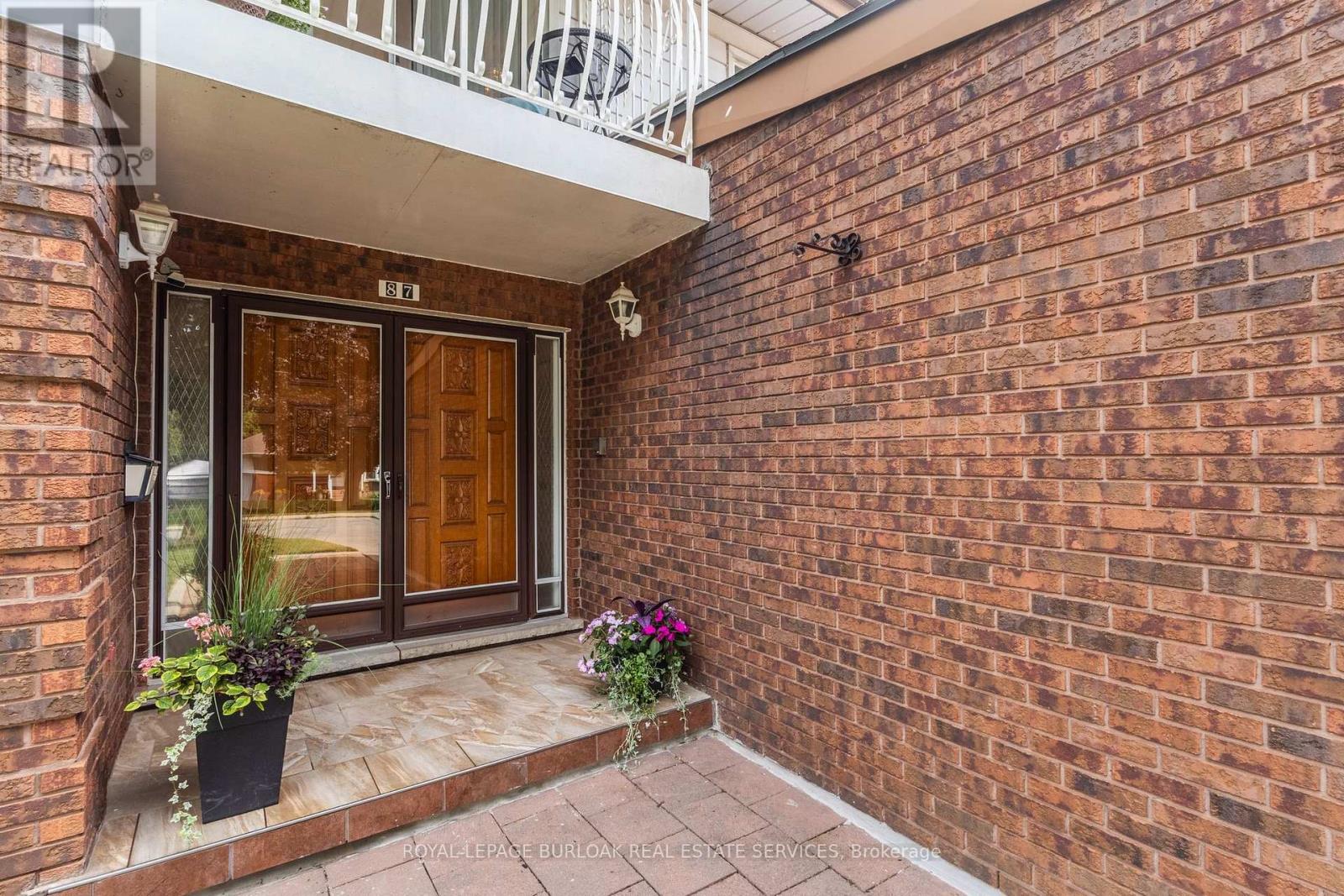 87 Regent Avenue, Hamilton, Ontario  L9B 1T1 - Photo 3 - X13618850