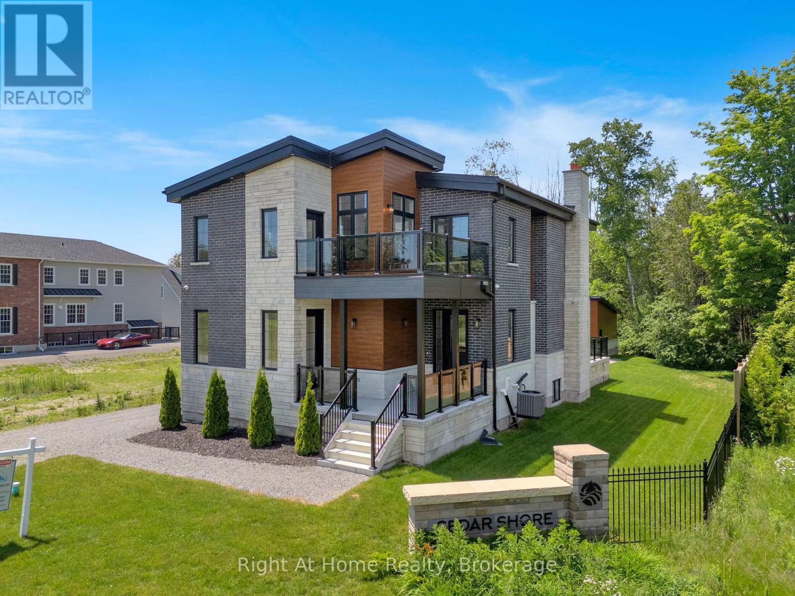 213 SUZANNE MESS BOULEVARD, Cobourg, Ontario