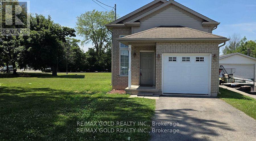 11 Rose Avenue, Welland, Ontario  L3C 2X1 - Photo 1 - X13639842
