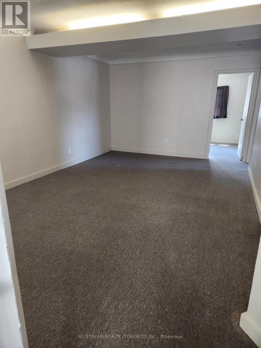 Upper - 5696 Buchanan Avenue, Niagara Falls, Ontario  L2G 3V1 - Photo 4 - X13639954