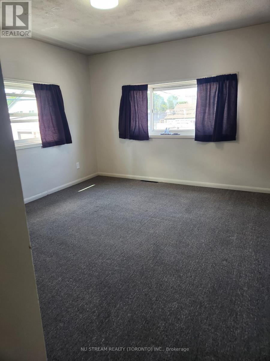 Upper - 5696 Buchanan Avenue, Niagara Falls, Ontario  L2G 3V1 - Photo 5 - X13639954