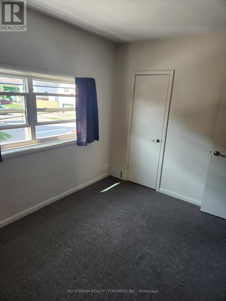 Upper - 5696 Buchanan Avenue, Niagara Falls, Ontario  L2G 3V1 - Photo 6 - X13639954