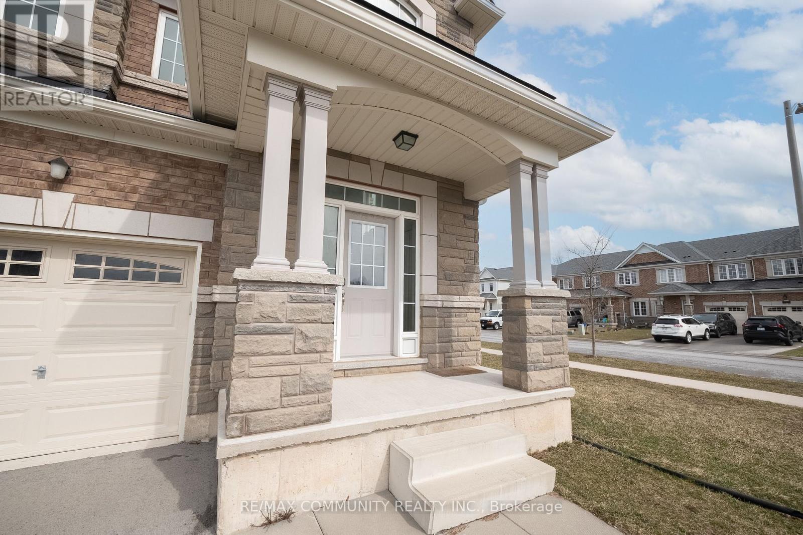 1450 Sharon Drive, Fort Erie, Ontario  L2A 0C8 - Photo 3 - X13640008