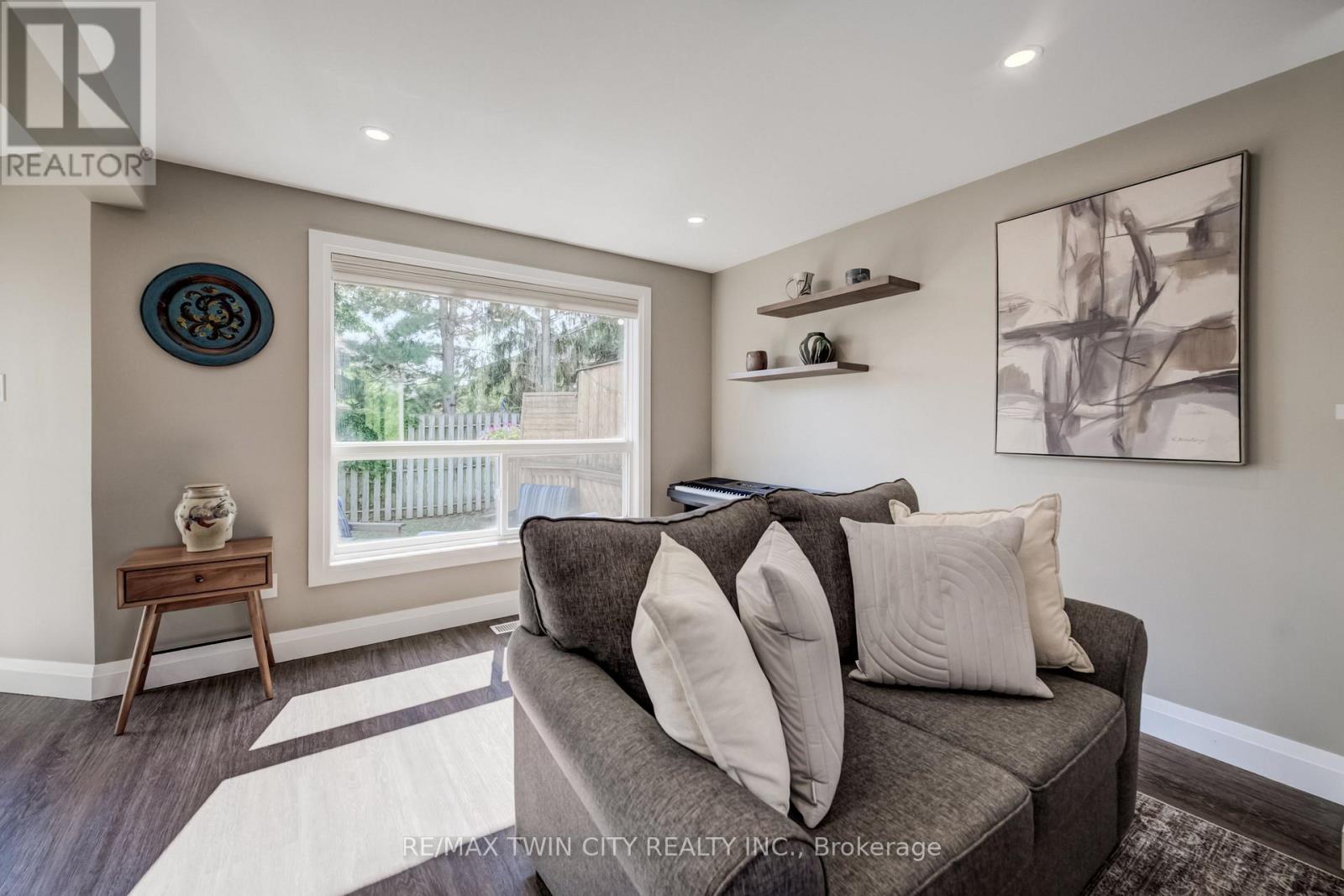 511 Chesapeake Crescent, Waterloo, Ontario N2K 4G1 - Photo 11 - X13640038