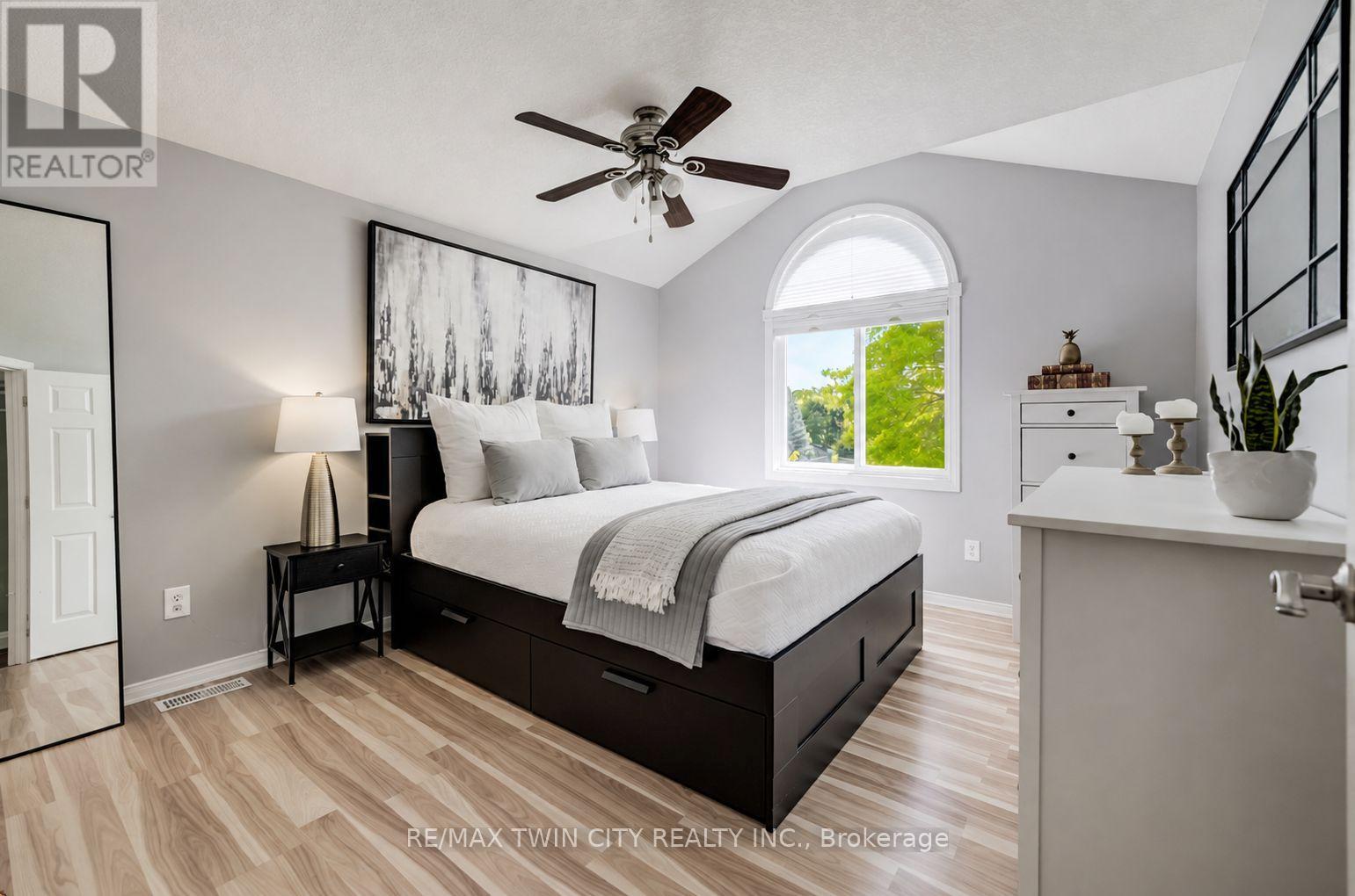 511 Chesapeake Crescent, Waterloo, Ontario N2K 4G1 - Photo 25 - X13640038