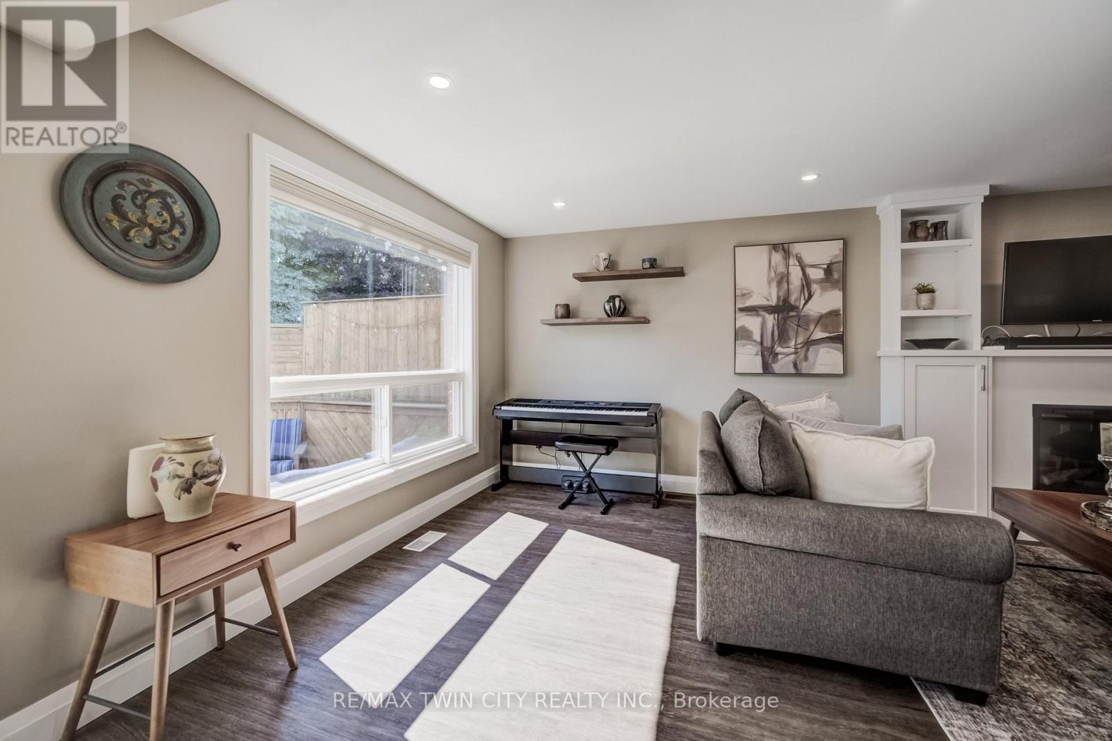 511 Chesapeake Crescent, Waterloo, Ontario N2K 4G1 - Photo 7 - X13640038