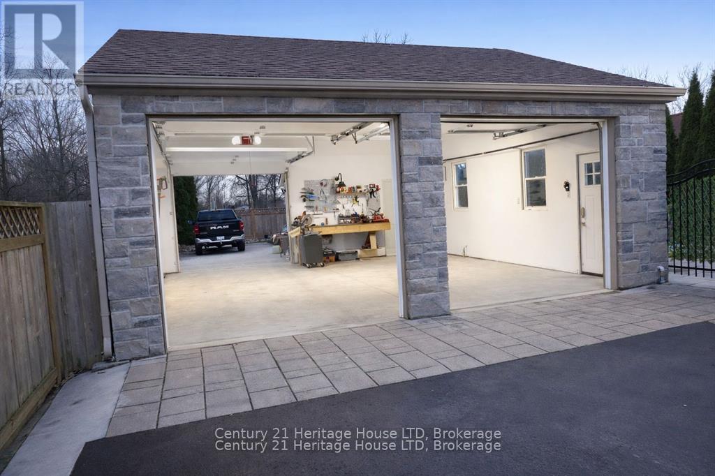 6021 Montrose Road, Niagara Falls, Ontario  L2H 1L4 - Photo 2 - X13623498
