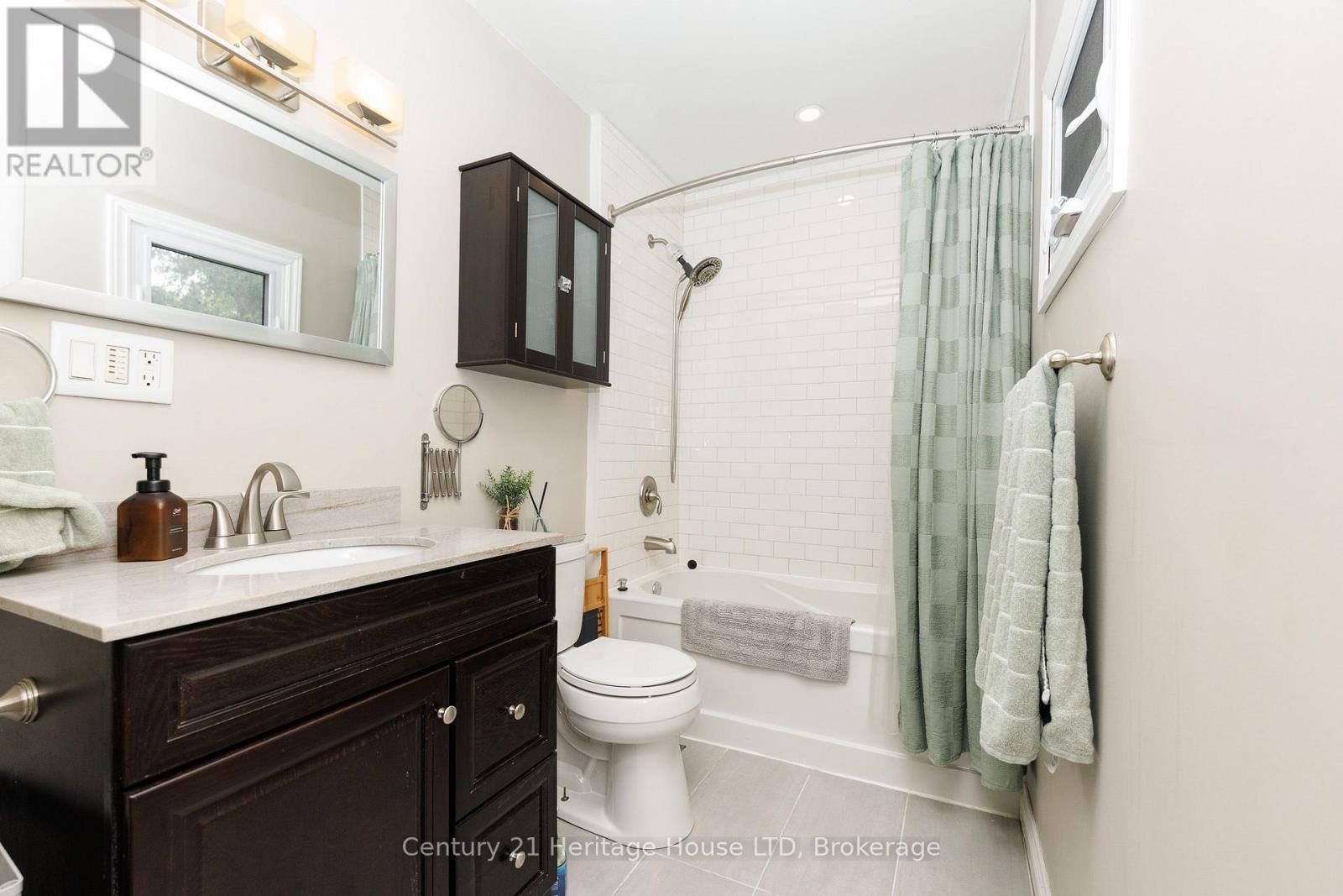 6021 Montrose Road, Niagara Falls, Ontario  L2H 1L4 - Photo 13 - X13623498