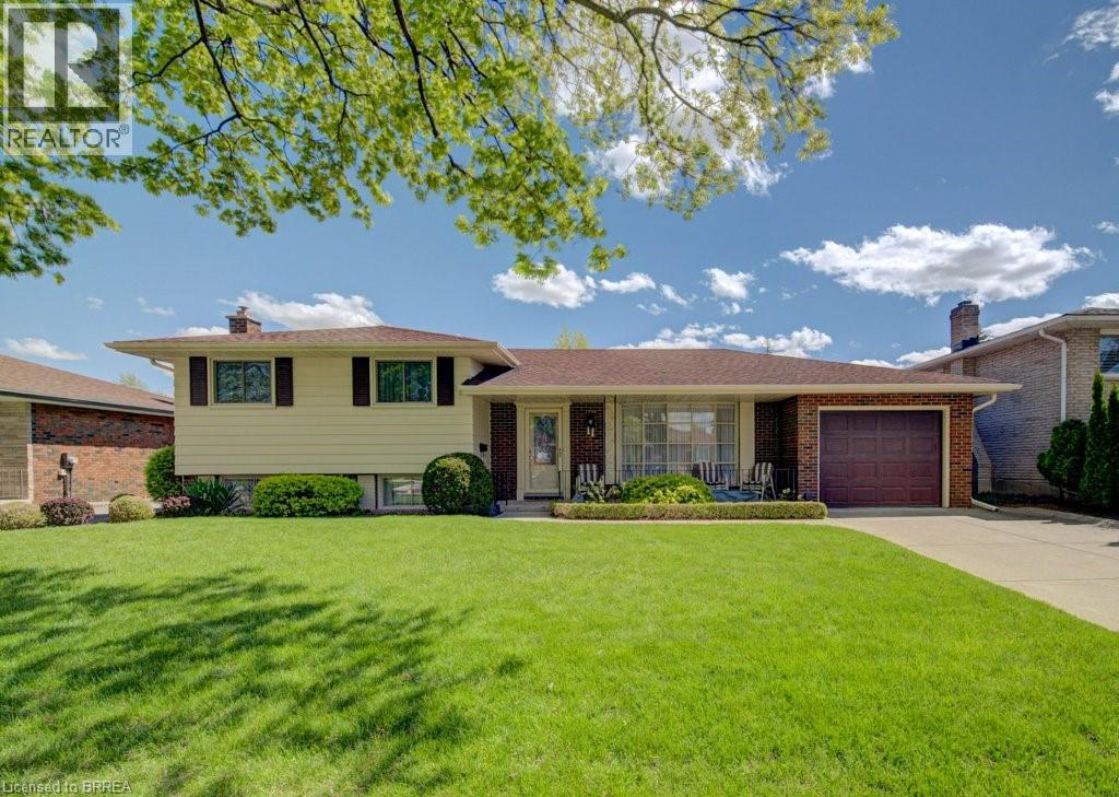 11 PIPPIN Drive, Brantford, Ontario