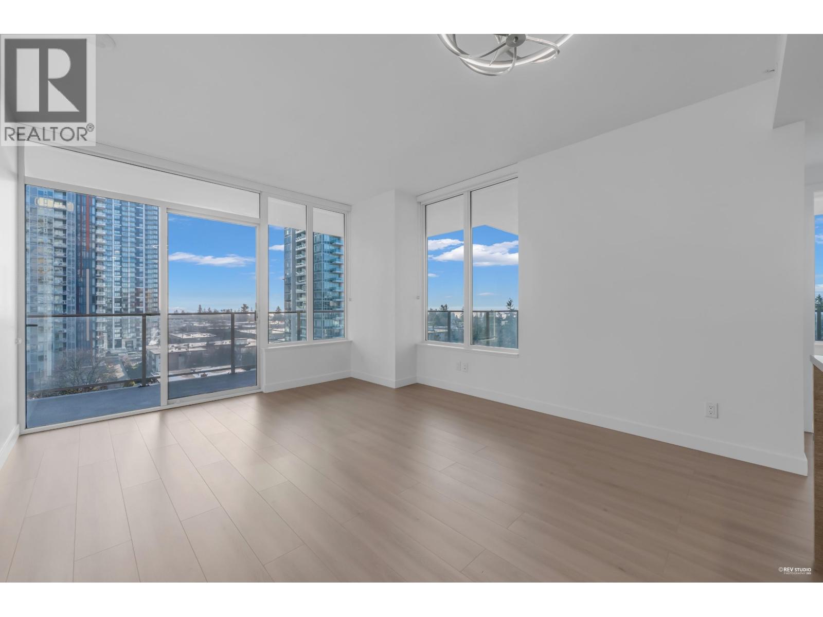 805 6288 Cassie Avenue, Burnaby, British Columbia  V5H 0H7 - Photo 2 - R3111813