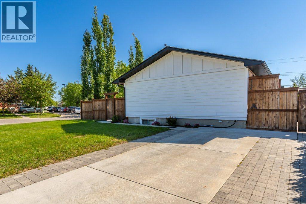 9504 3 Street SE, Calgary, Alberta  T2J 0W8 - Photo 35 - A2321868