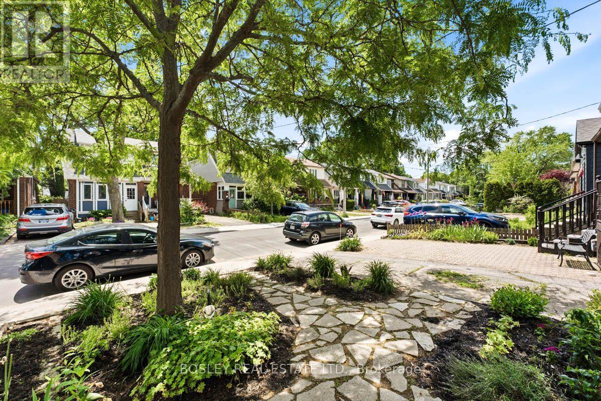 308 Springdale Boulevard, Toronto, Ontario  M4C 2A2 - Photo 5 - E13616910