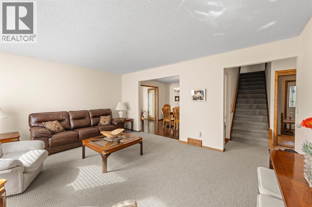 203 Silver Valley Boulevard NW, Calgary, Alberta  T3B 4B7 - Photo 10 - A2333835
