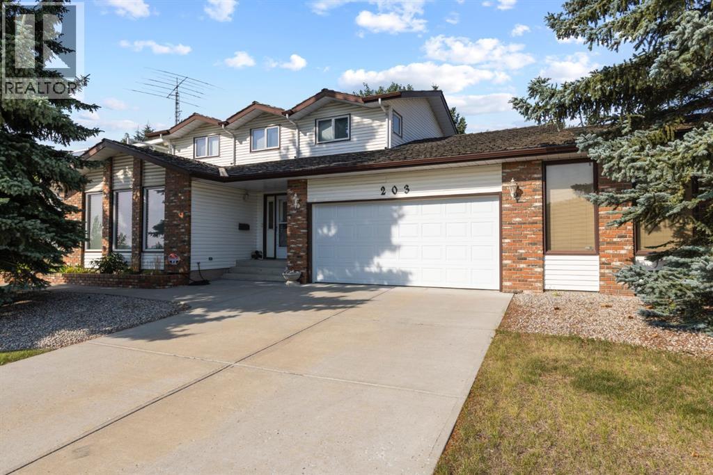 203 Silver Valley Boulevard NW, Calgary, Alberta  T3B 4B7 - Photo 2 - A2333835