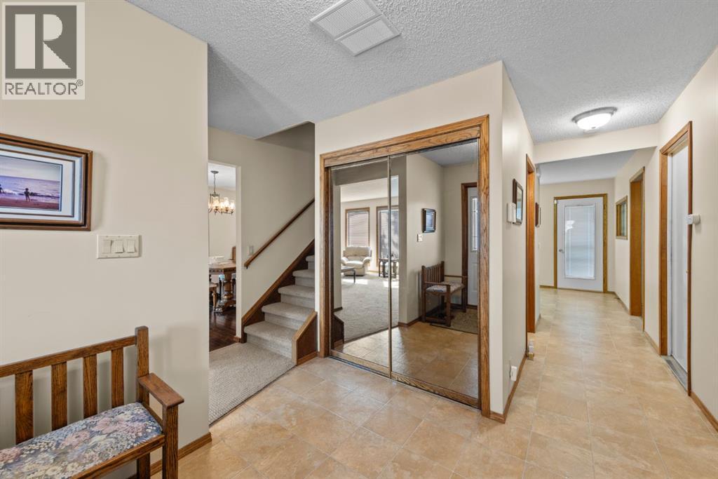 203 Silver Valley Boulevard NW, Calgary, Alberta  T3B 4B7 - Photo 5 - A2333835