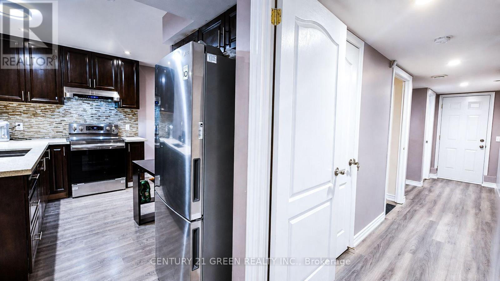 61 Magdalan Crescent, Richmond Hill, Ontario L4E 0W4 - Photo 37 - N13623708