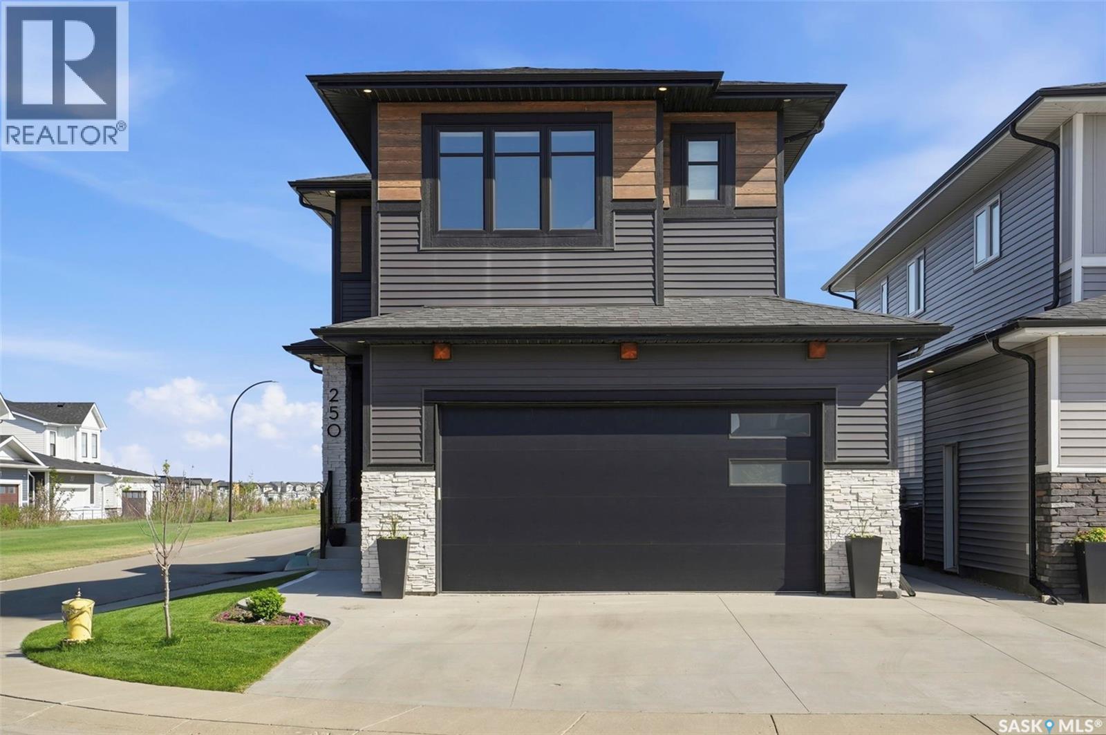 250 Skopik Crescent, Saskatoon, Saskatchewan  S7V 0V7 - Photo 2 - SK044581