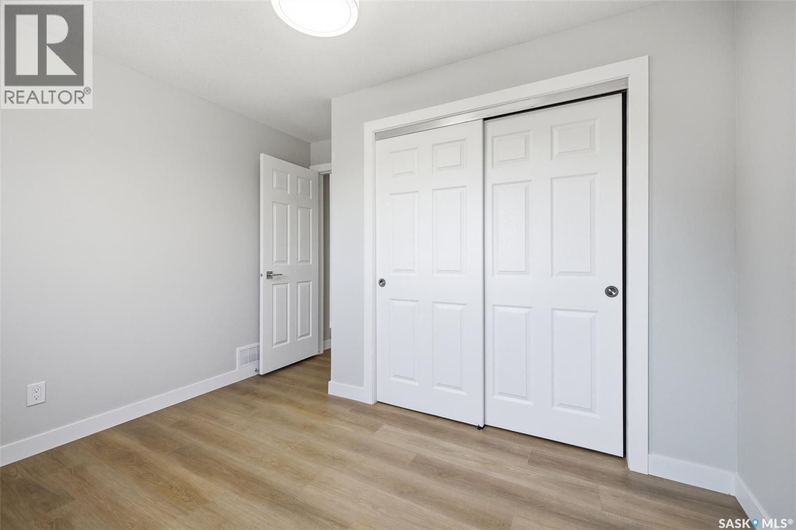402 Fulton Drive, Regina, Saskatchewan  S4X 2K1 - Photo 13 - SK044501
