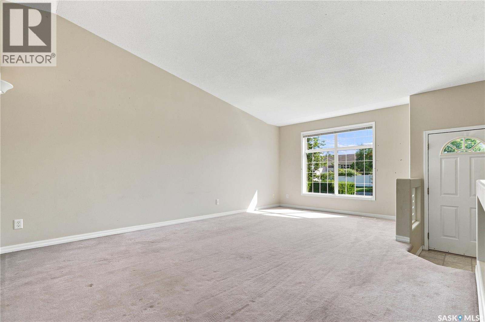 210 Beerling Crescent, Saskatoon, Saskatchewan  S7S 1K4 - Photo 2 - SK044454