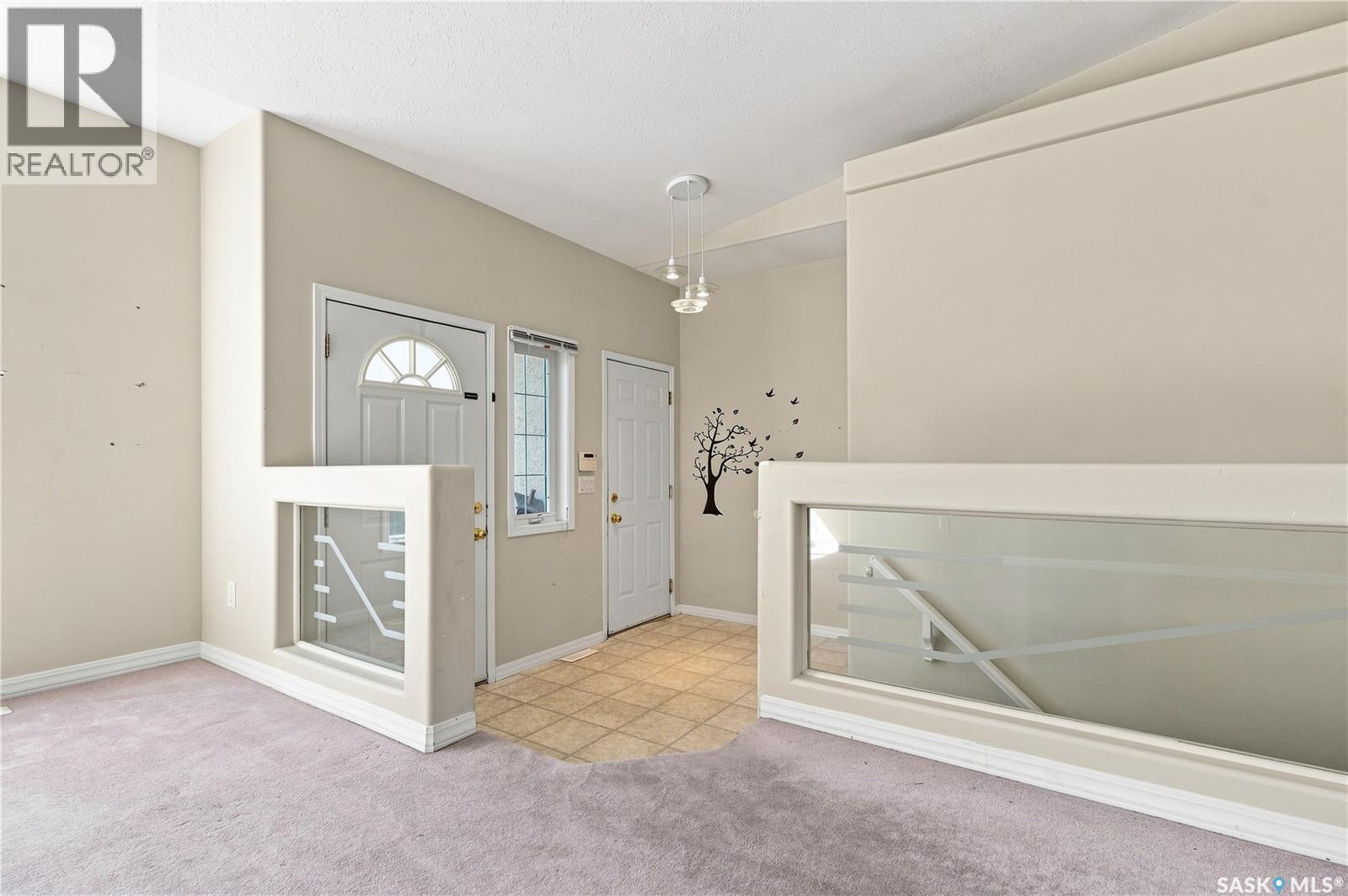 210 Beerling Crescent, Saskatoon, Saskatchewan  S7S 1K4 - Photo 3 - SK044454