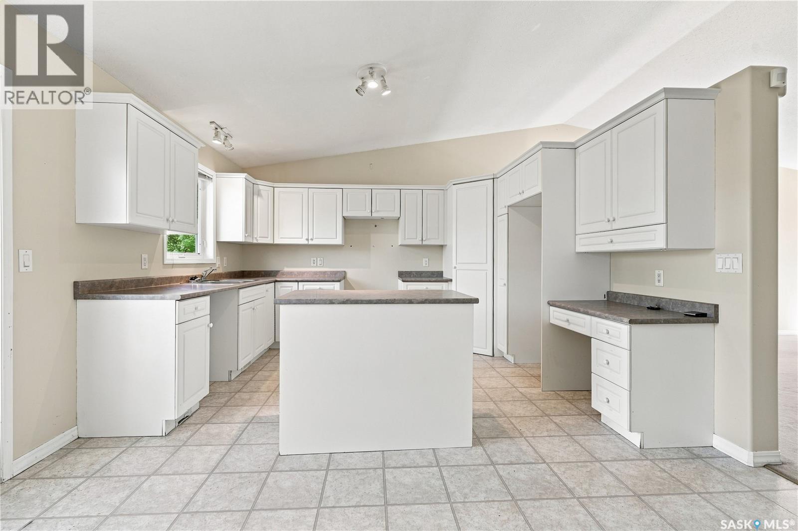 210 Beerling Crescent, Saskatoon, Saskatchewan  S7S 1K4 - Photo 7 - SK044454