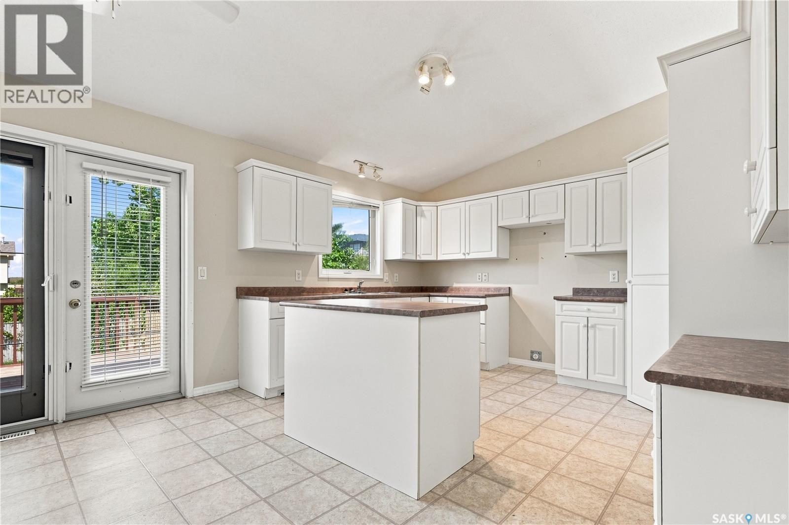 210 Beerling Crescent, Saskatoon, Saskatchewan  S7S 1K4 - Photo 8 - SK044454