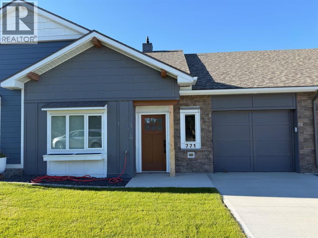 $349,900771 7 Avenue W, Cardston, Alberta