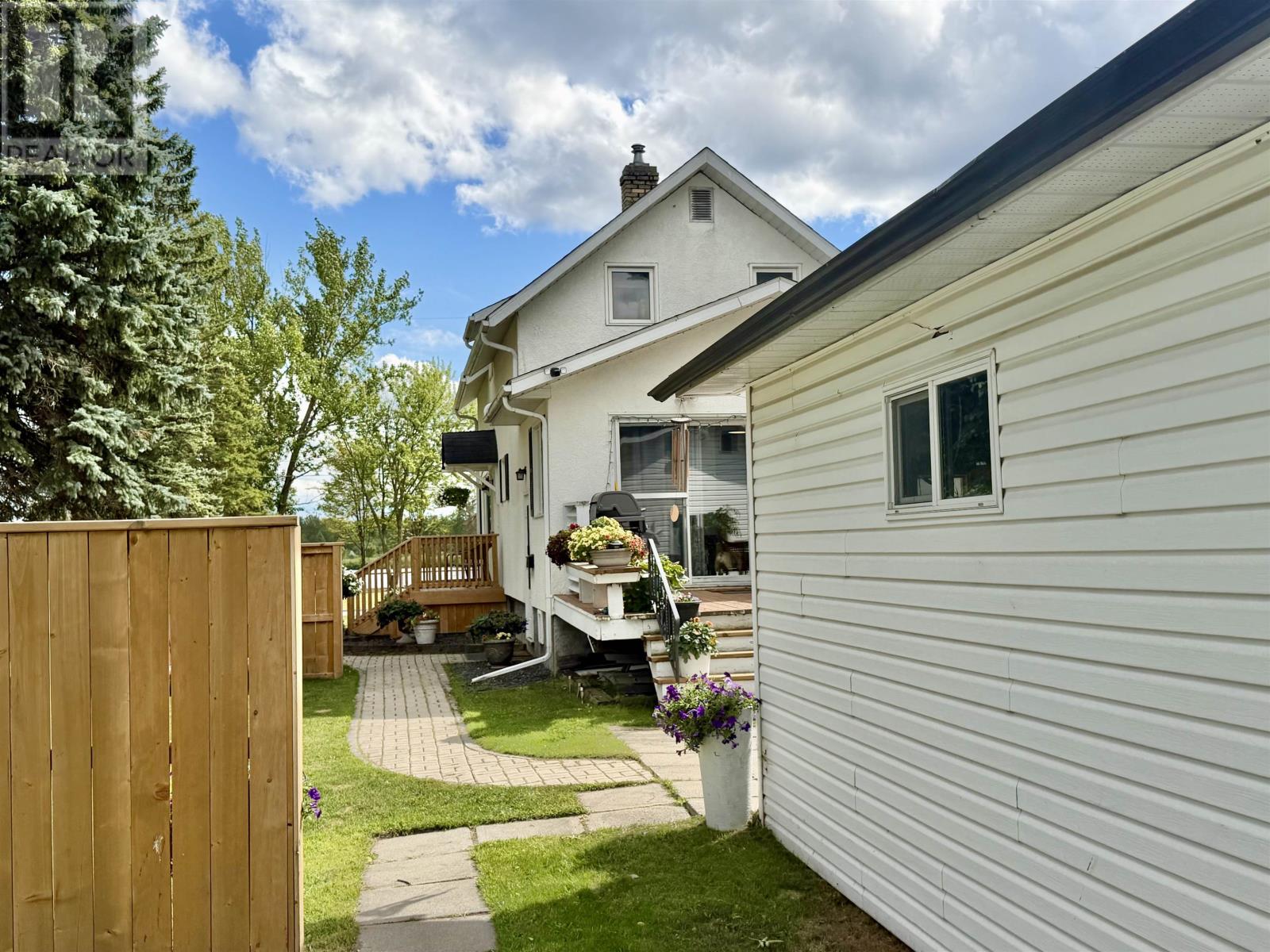 301 Butler Ave, Fort Frances, Ontario  P9A 2N8 - Photo 3 - TB2602242