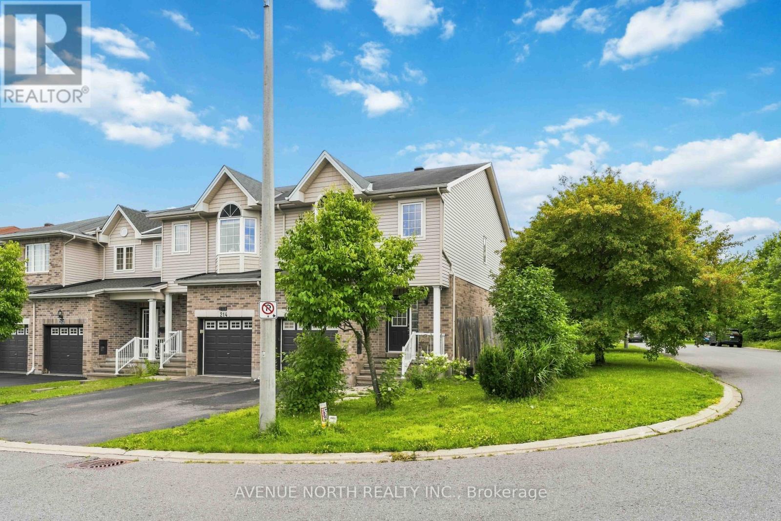 216 CITYVIEW CRESCENT, Ottawa, Ontario