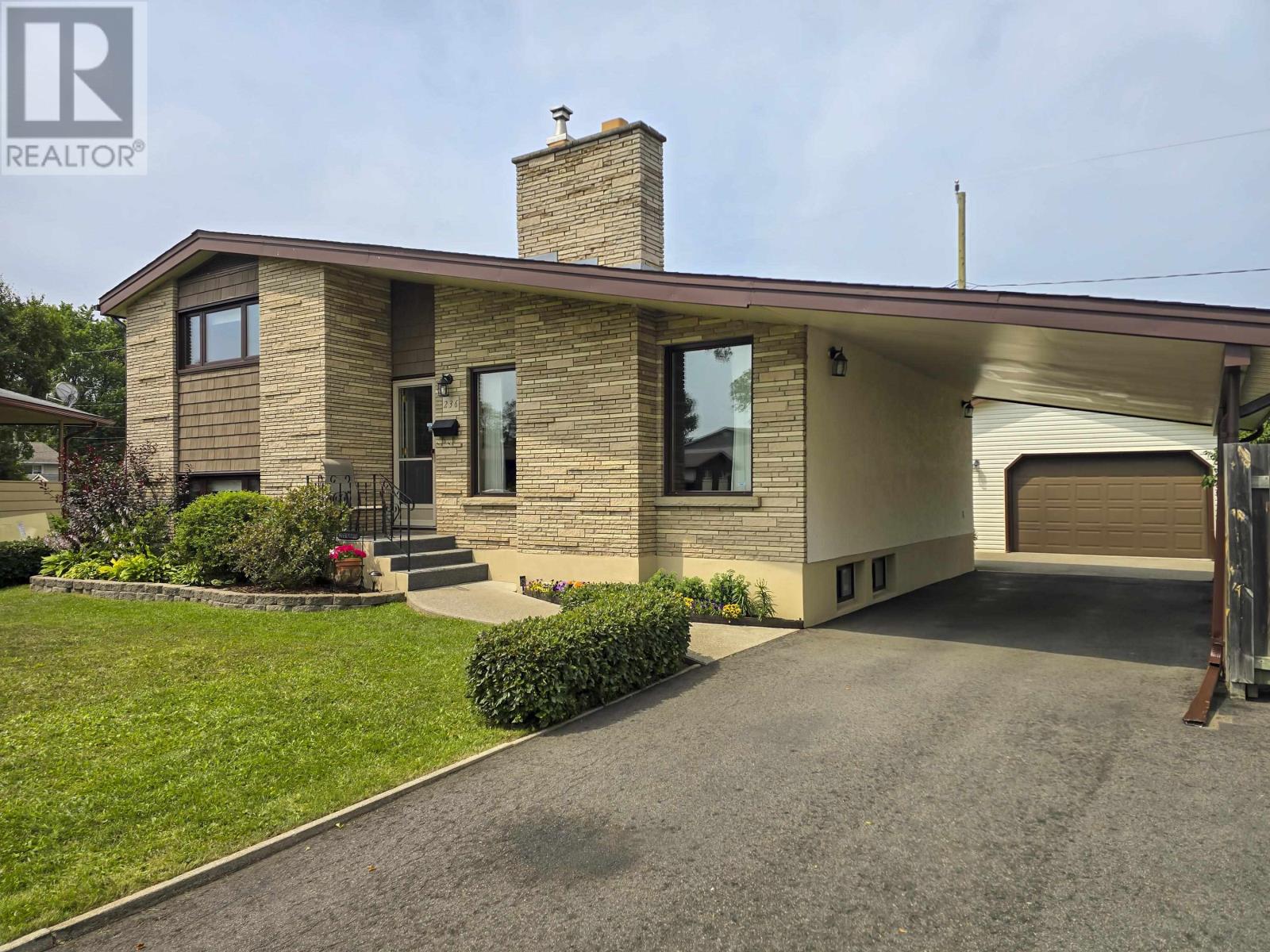 236 Poplar Ave, Thunder Bay, Ontario