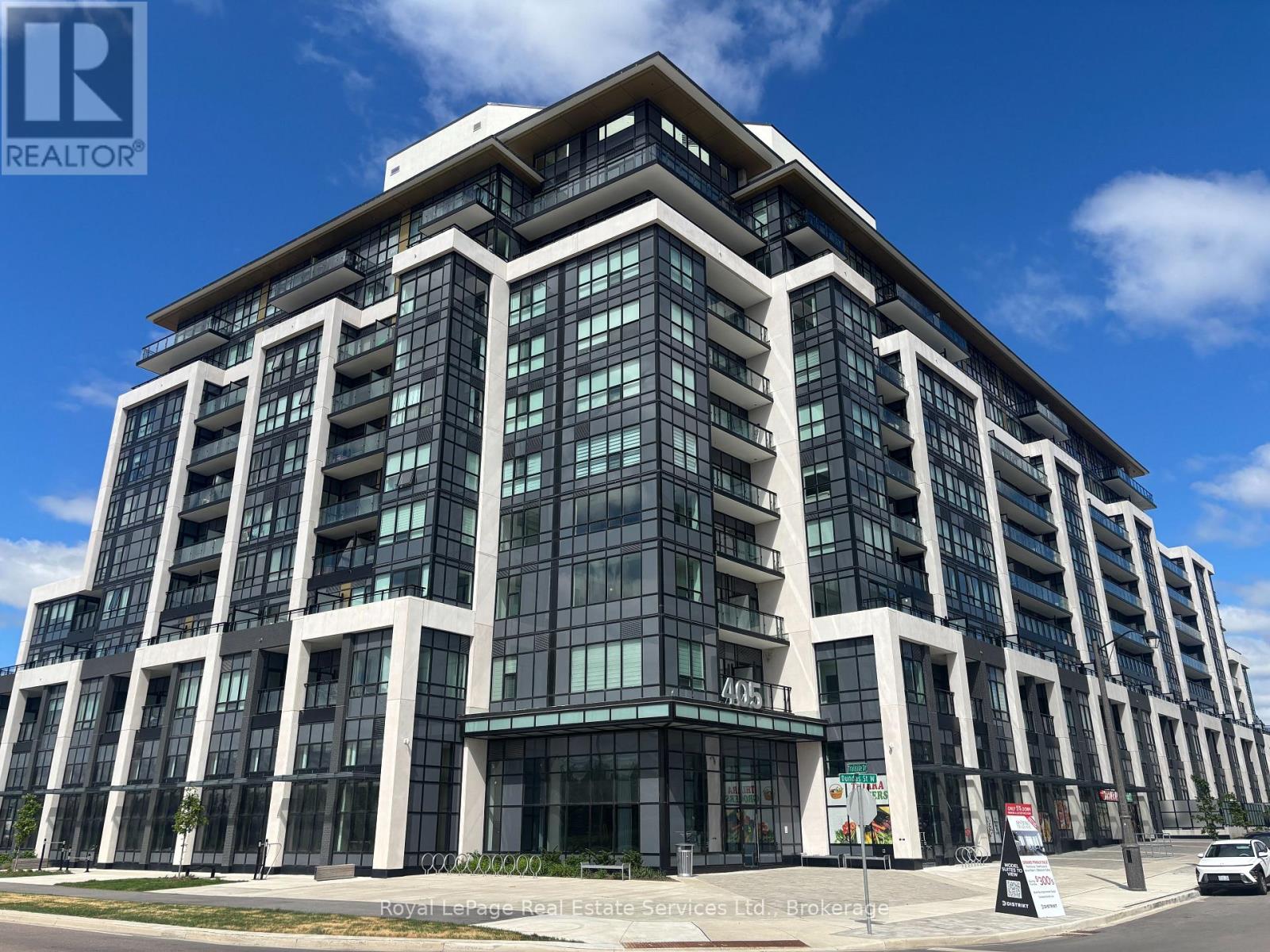 332 - 405 DUNDAS STREET W, Oakville, Ontario