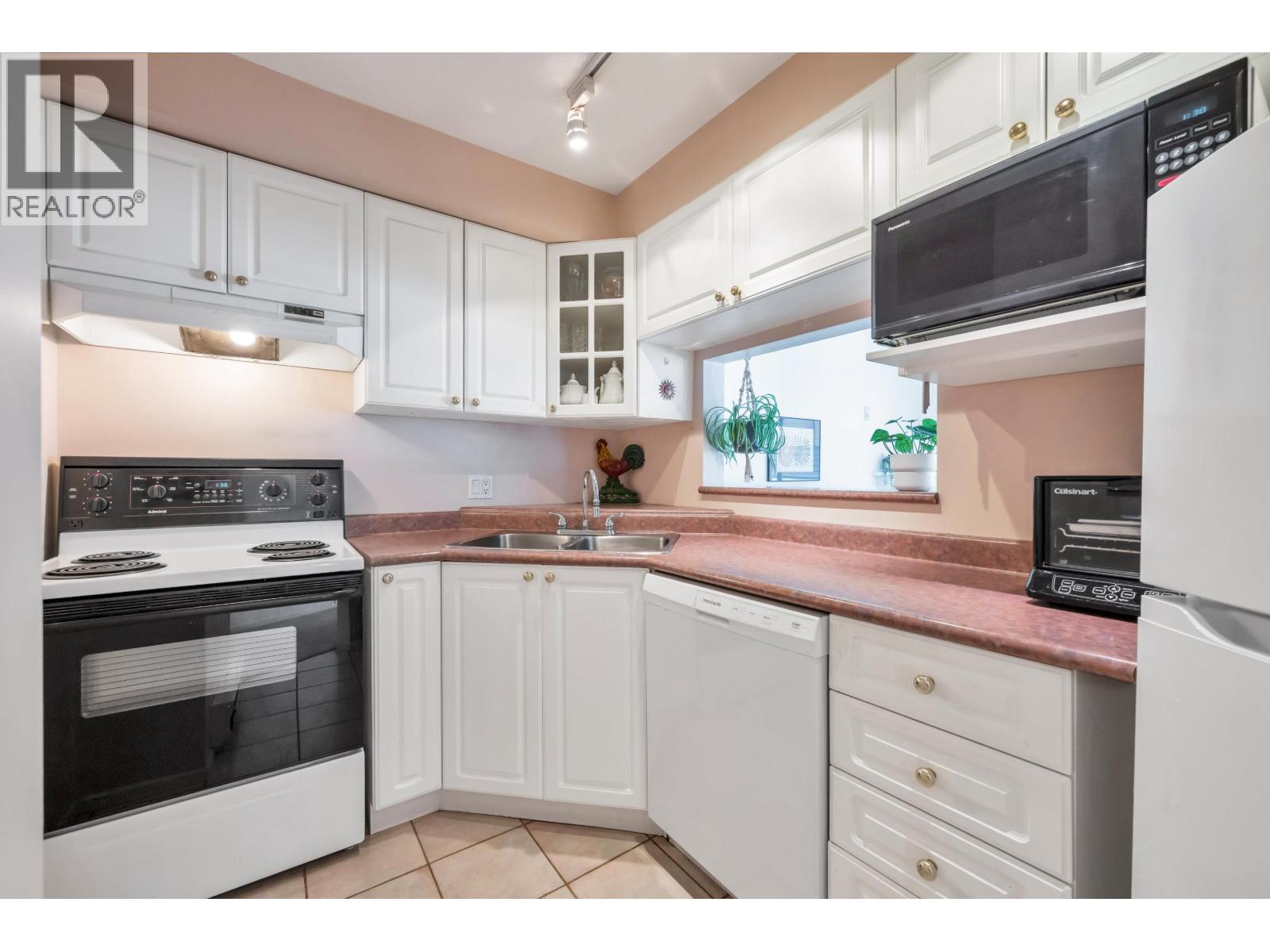 206 245 St. Davids Avenue, North Vancouver, British Columbia V7L 3N9 - Photo 10 - R3152724