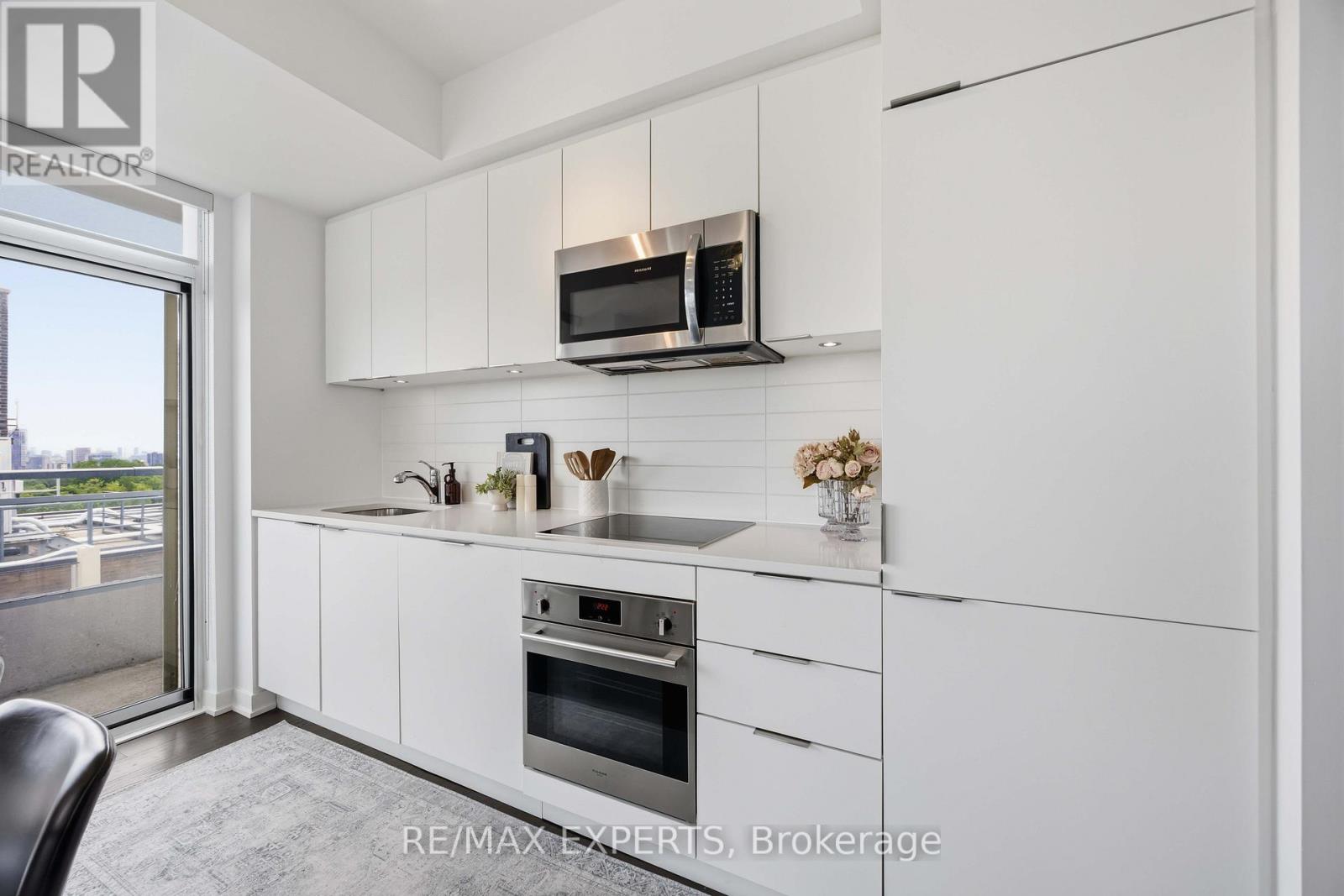 1007 - 223 St Clair Avenue W, Toronto, Ontario  M4V 0A5 - Photo 16 - C13640172