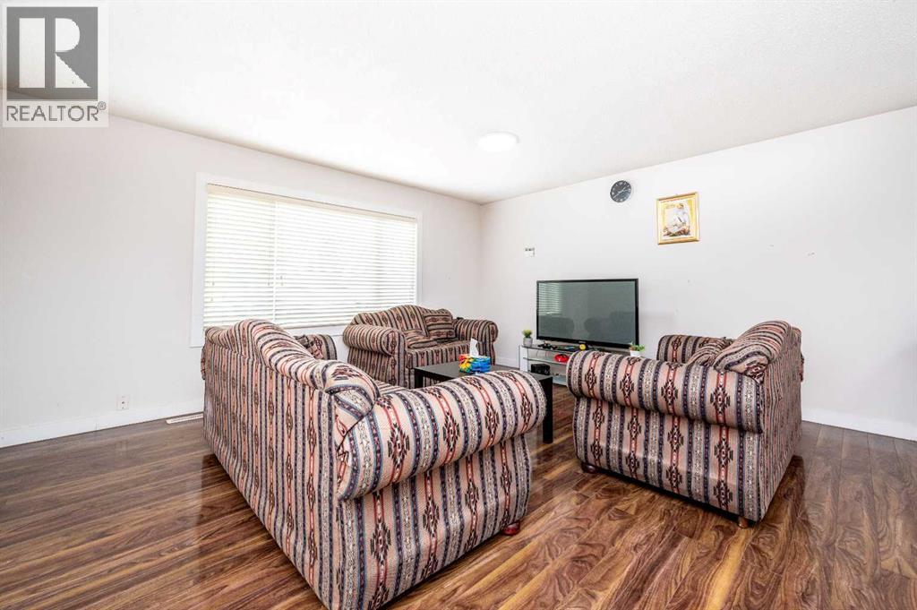 72 Faldale Close NE, Calgary, Alberta  T3J 1V9 - Photo 10 - A2320216