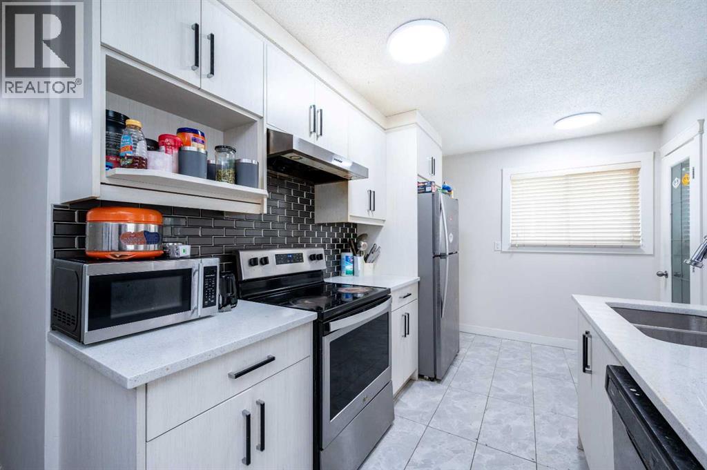 72 Faldale Close NE, Calgary, Alberta  T3J 1V9 - Photo 3 - A2320216