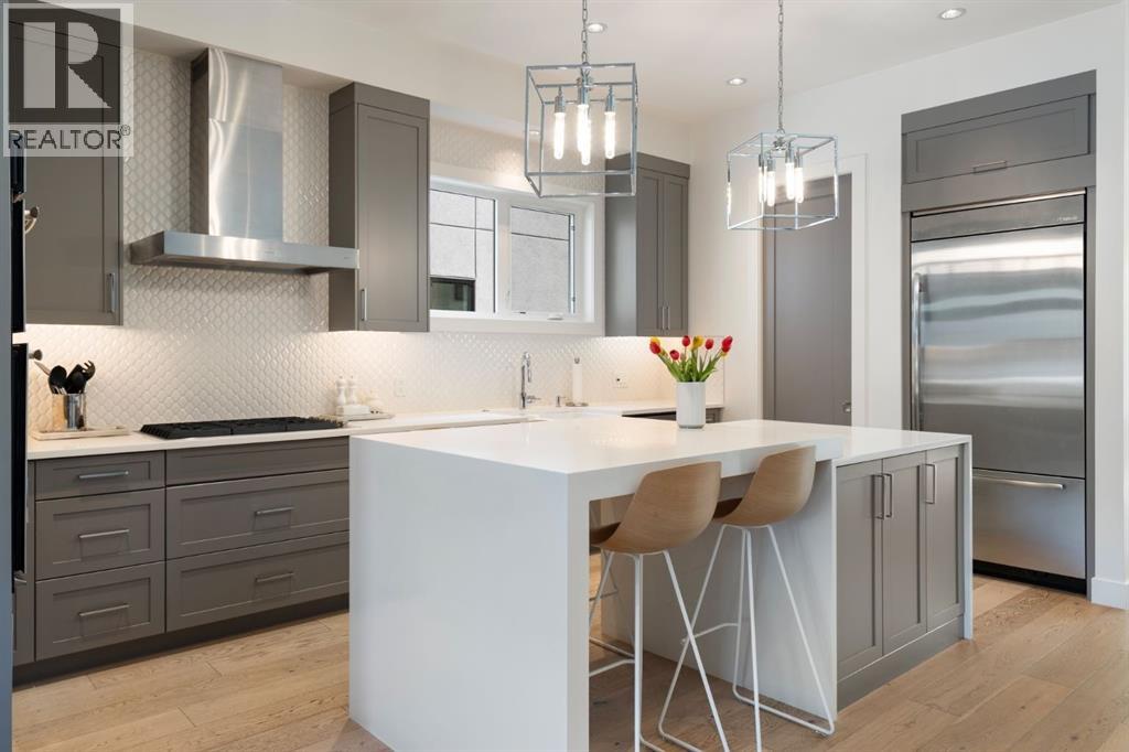 2014 48 Avenue SW, Calgary, Alberta  T2T 2T5 - Photo 2 - A2333496