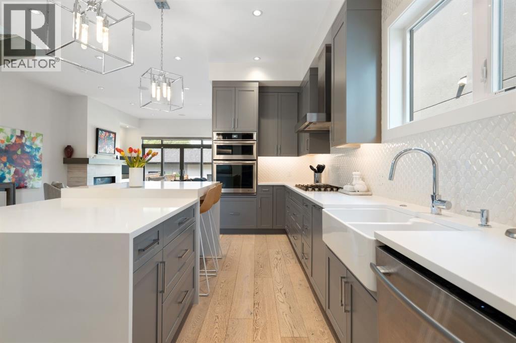 2014 48 Avenue SW, Calgary, Alberta  T2T 2T5 - Photo 3 - A2333496