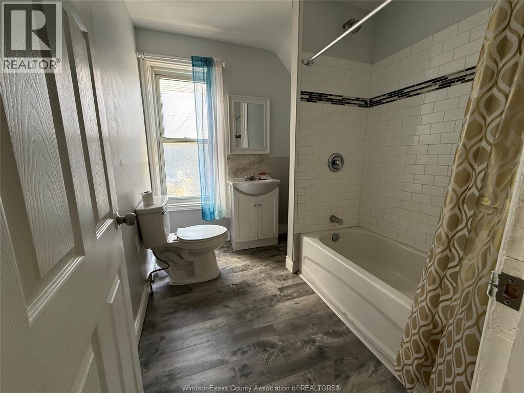 669 Marentette Unit# Upper, Windsor, Ontario N9A 1Z3 - Photo 6 - 26018904
