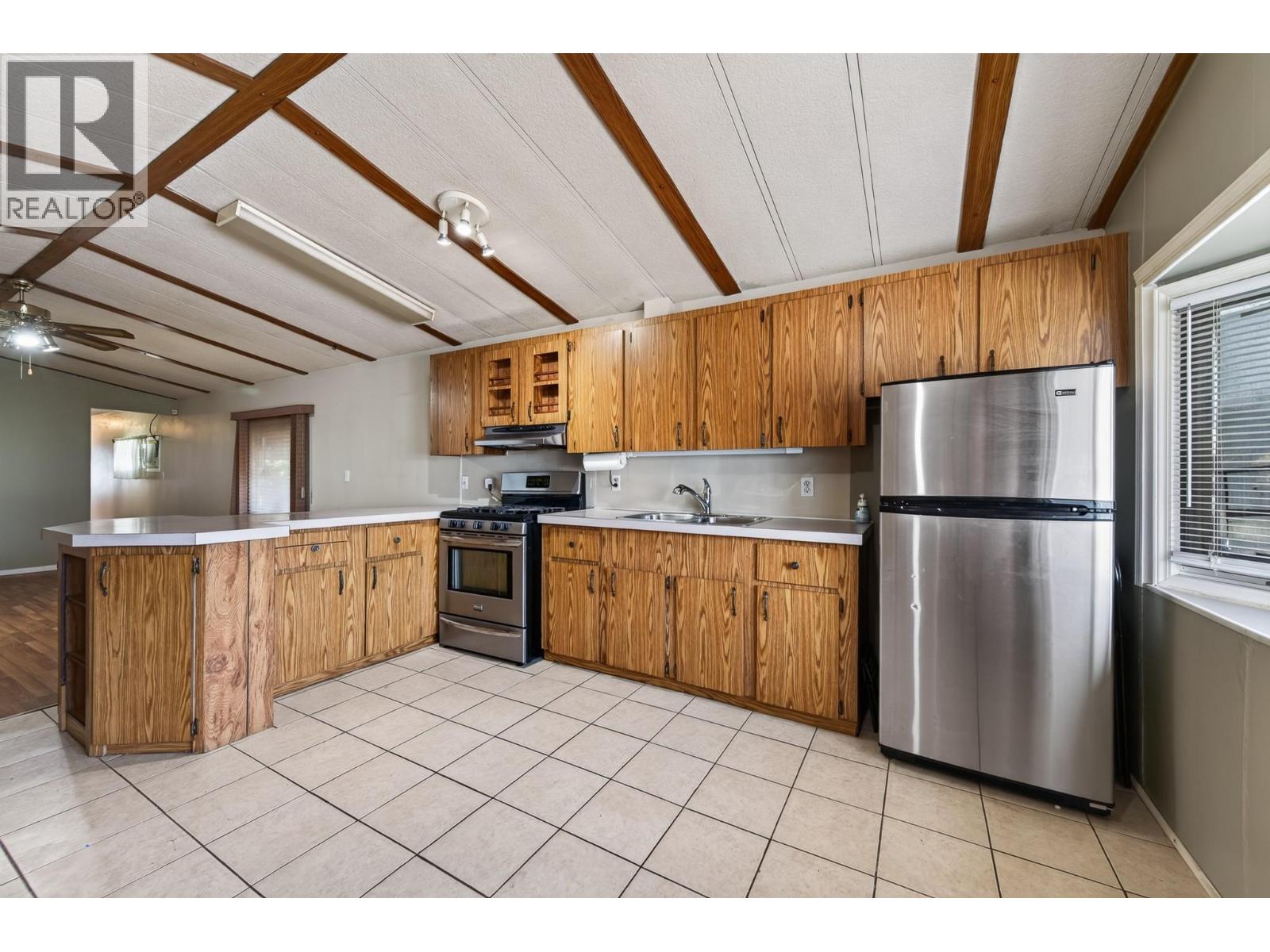 5280 69 Avenue NE, Salmon Arm, British Columbia  V0E 1K0 - Photo 6 - 10396156