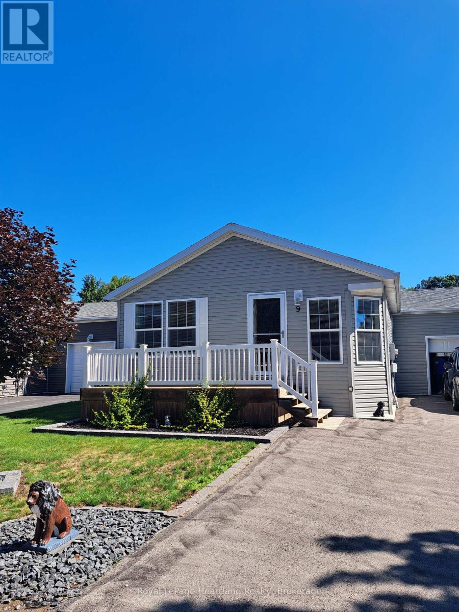 9 BOND STREET, strathroy-caradoc (sw), Ontario