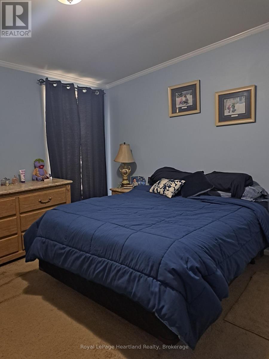 9 Bond Street, Strathroy-Caradoc (Sw), Ontario  N7G 0C5 - Photo 7 - X13640102