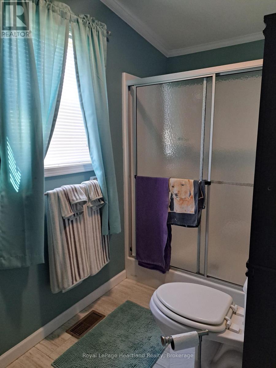 9 Bond Street, Strathroy-Caradoc (Sw), Ontario  N7G 0C5 - Photo 8 - X13640102