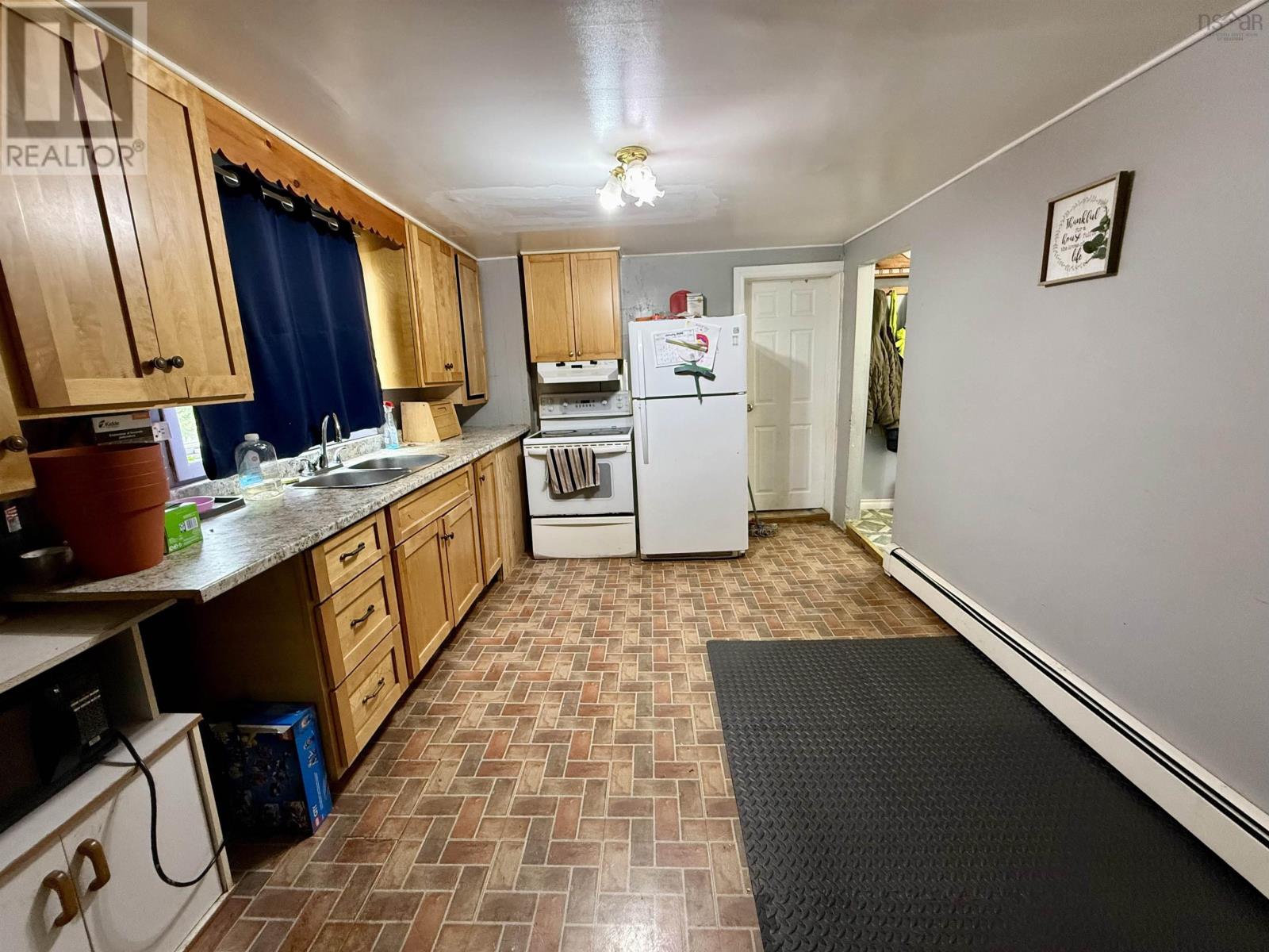 21 Leslie Lane, Glace Bay, Nova Scotia  B1A 2E4 - Photo 9 - 202619637