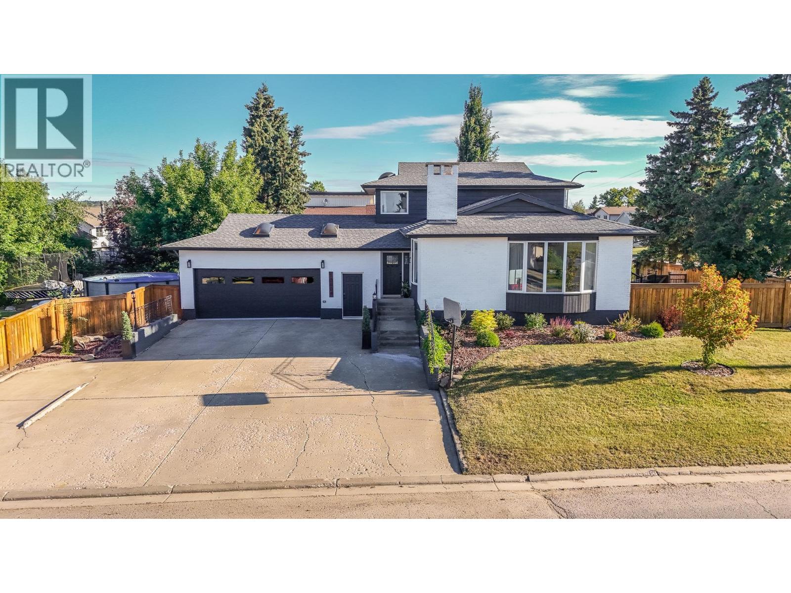 10604 106 Avenue, Fort St. John, British Columbia  V1J 6E1 - Photo 2 - R3152070