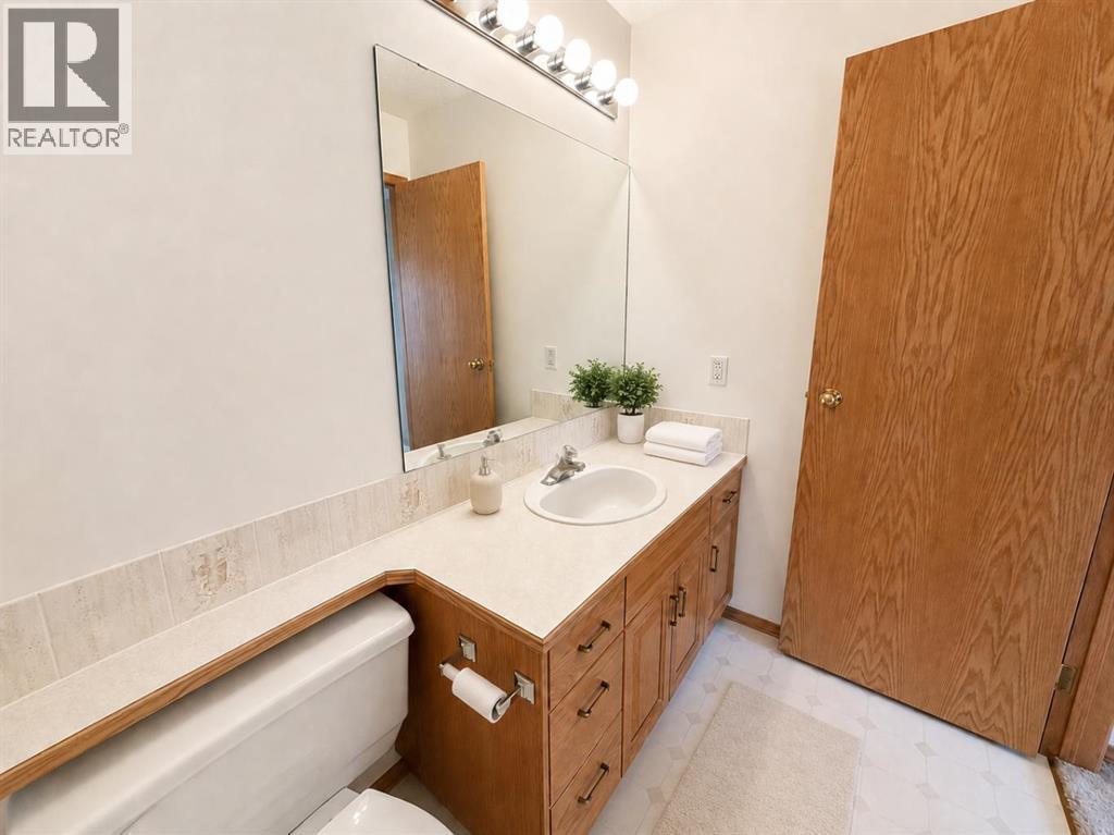 241 Fairway Drive, Coaldale, Alberta  T1M 1M9 - Photo 14 - A2333946